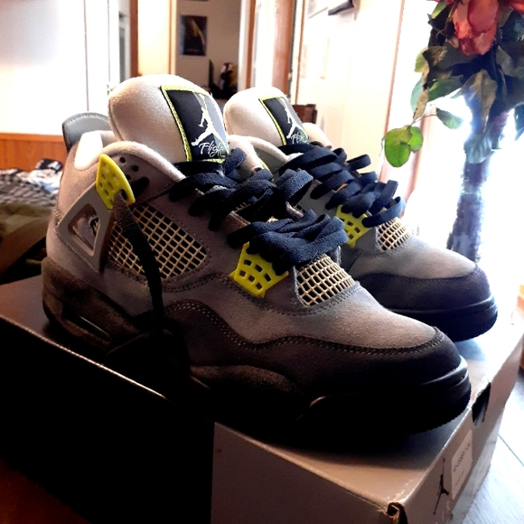 Jordan 4 se "neon" size 10.5 - Picture 1 of 7